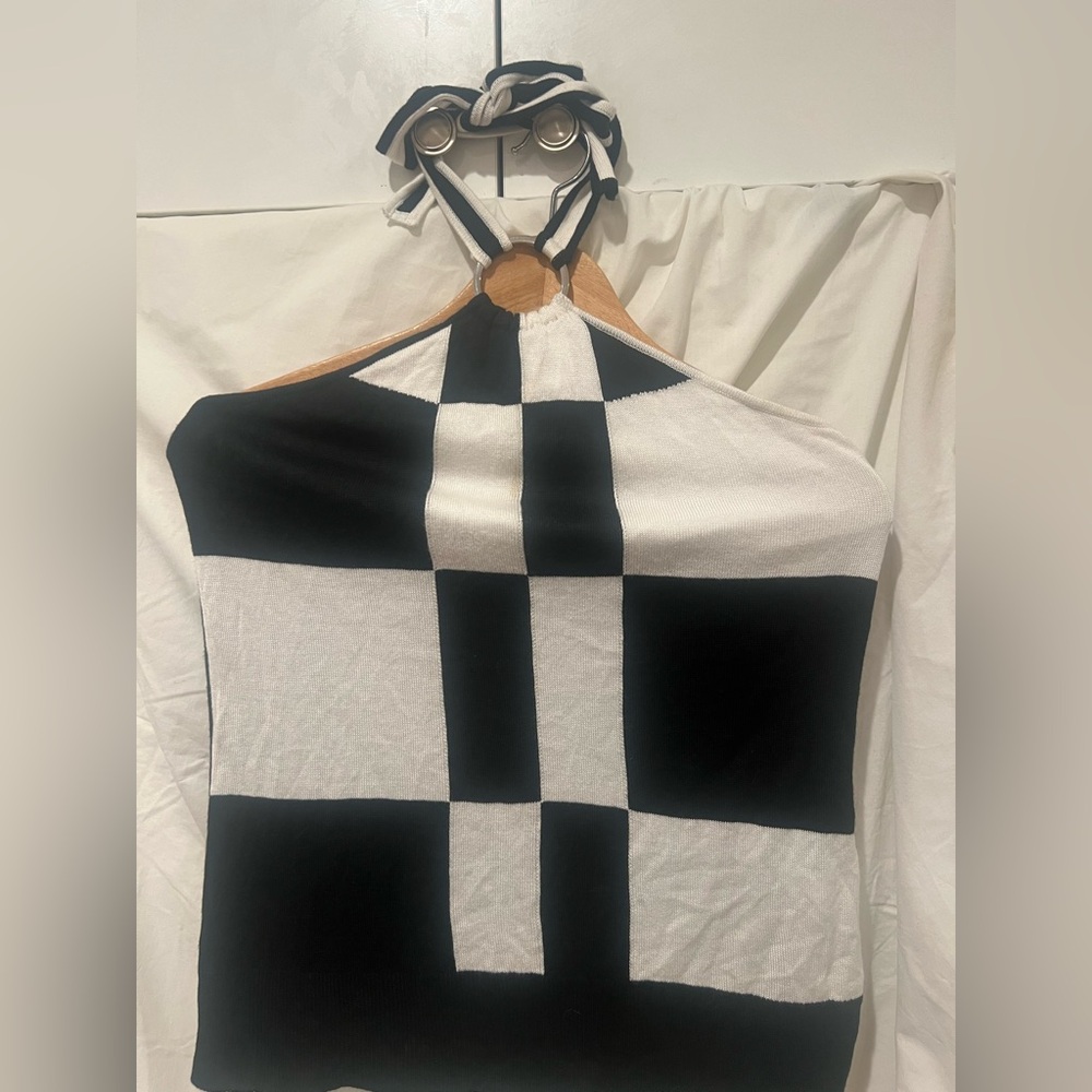 New York & Company Black and White Halter Top /women / Size M - Picture 3 of 13